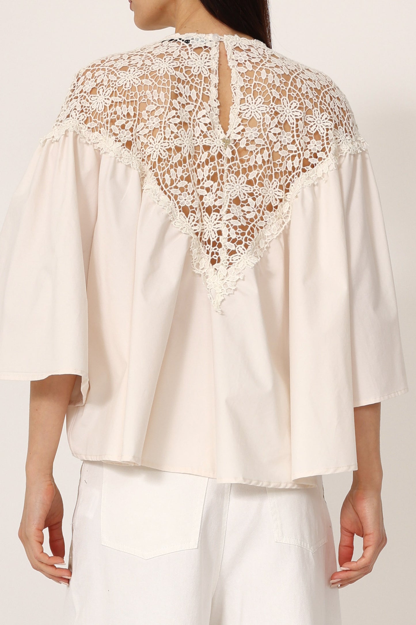 T shirt con parte in pizzo