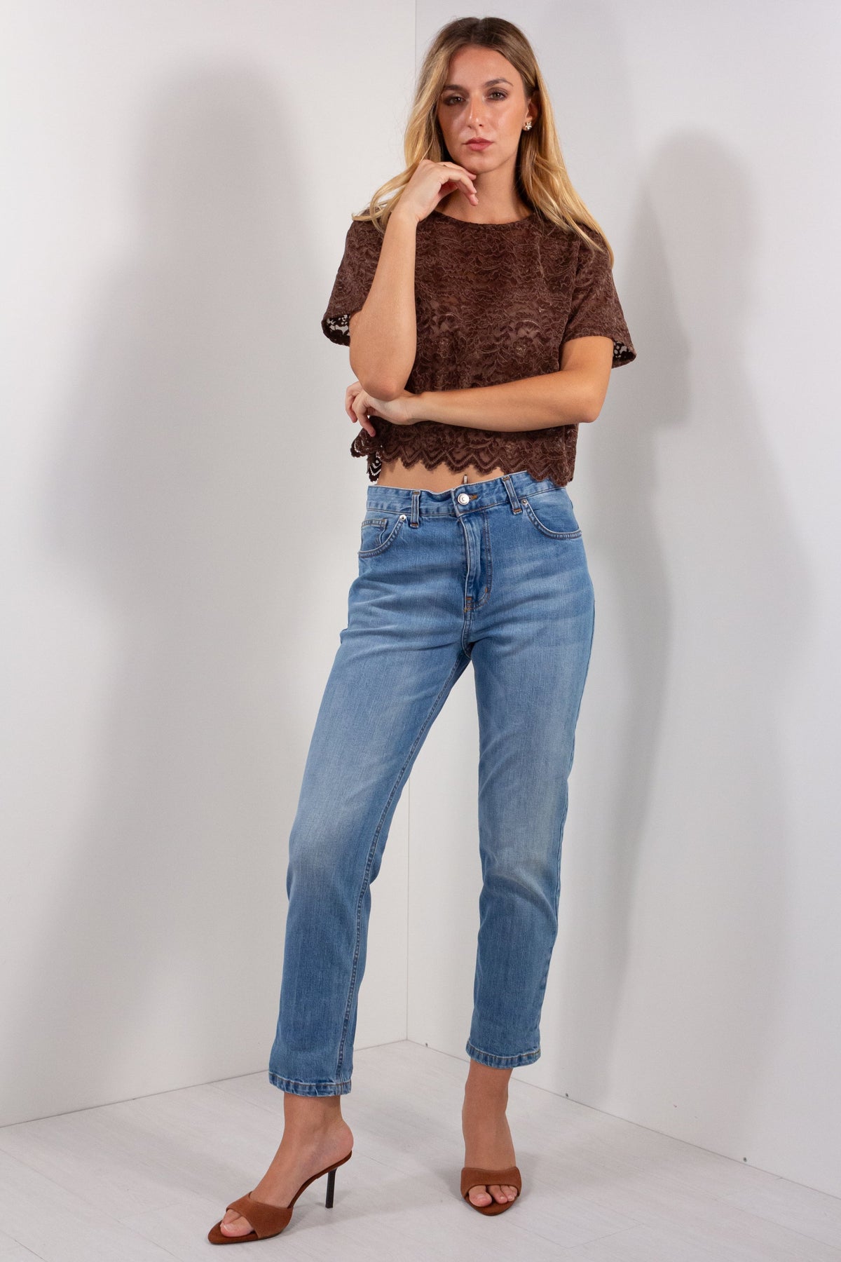 Jeans boyfriend bomyk denim chiaro vita alta vista frontale completa