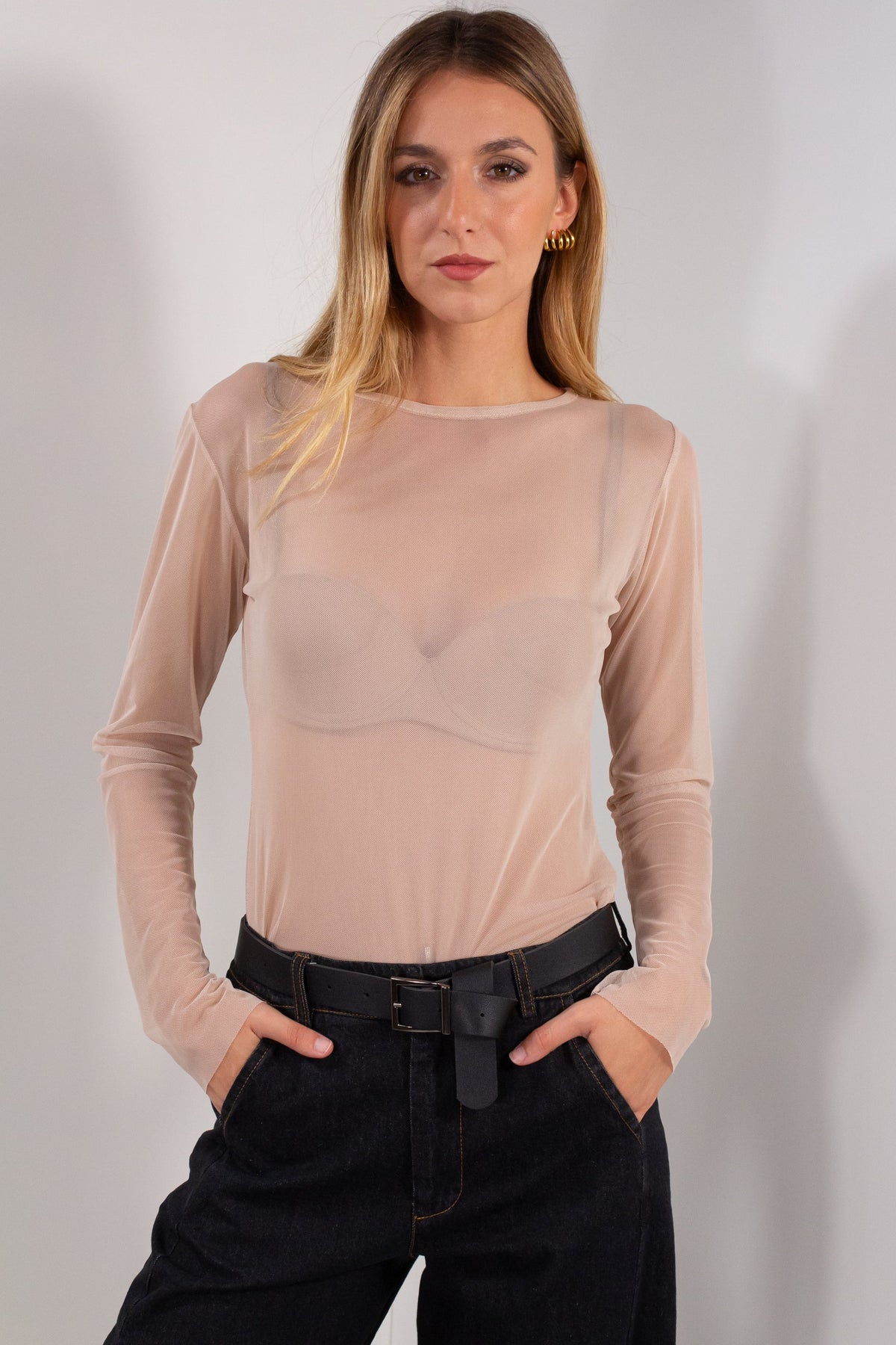 Maglia Tulle Trasparente DUDA nude beige - vista frontale con jeans neri