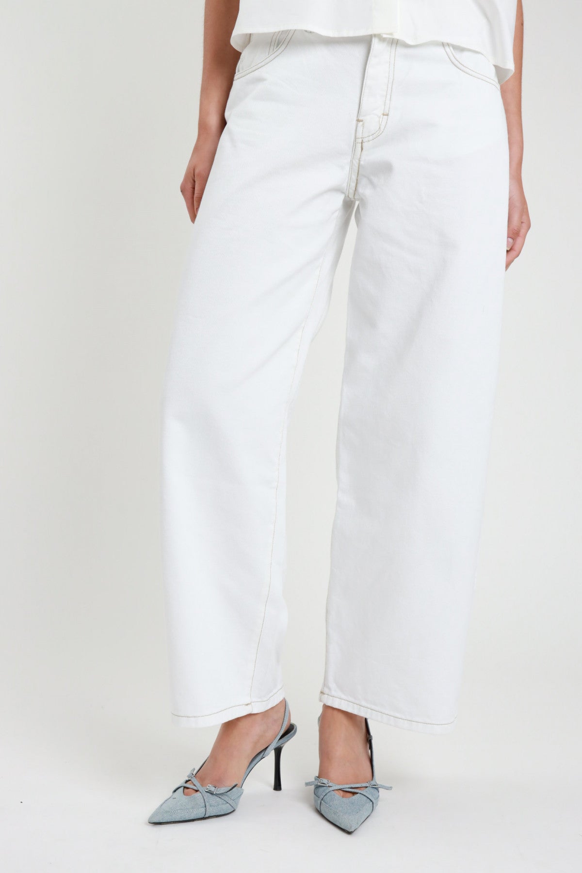 Jeans Tinto Capo Susy Mix - dettaglio gamba bianco