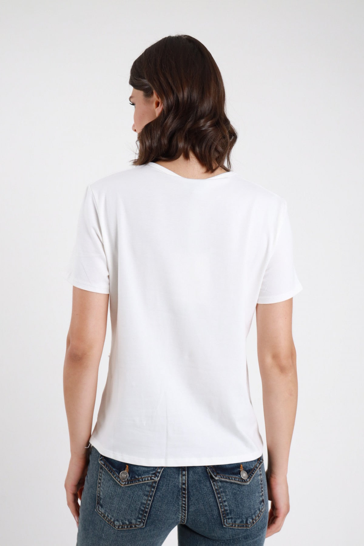 T-shirt tweed e bottoni bianca donna boxy girocollo maniche corte - vista posteriore con jeans blu