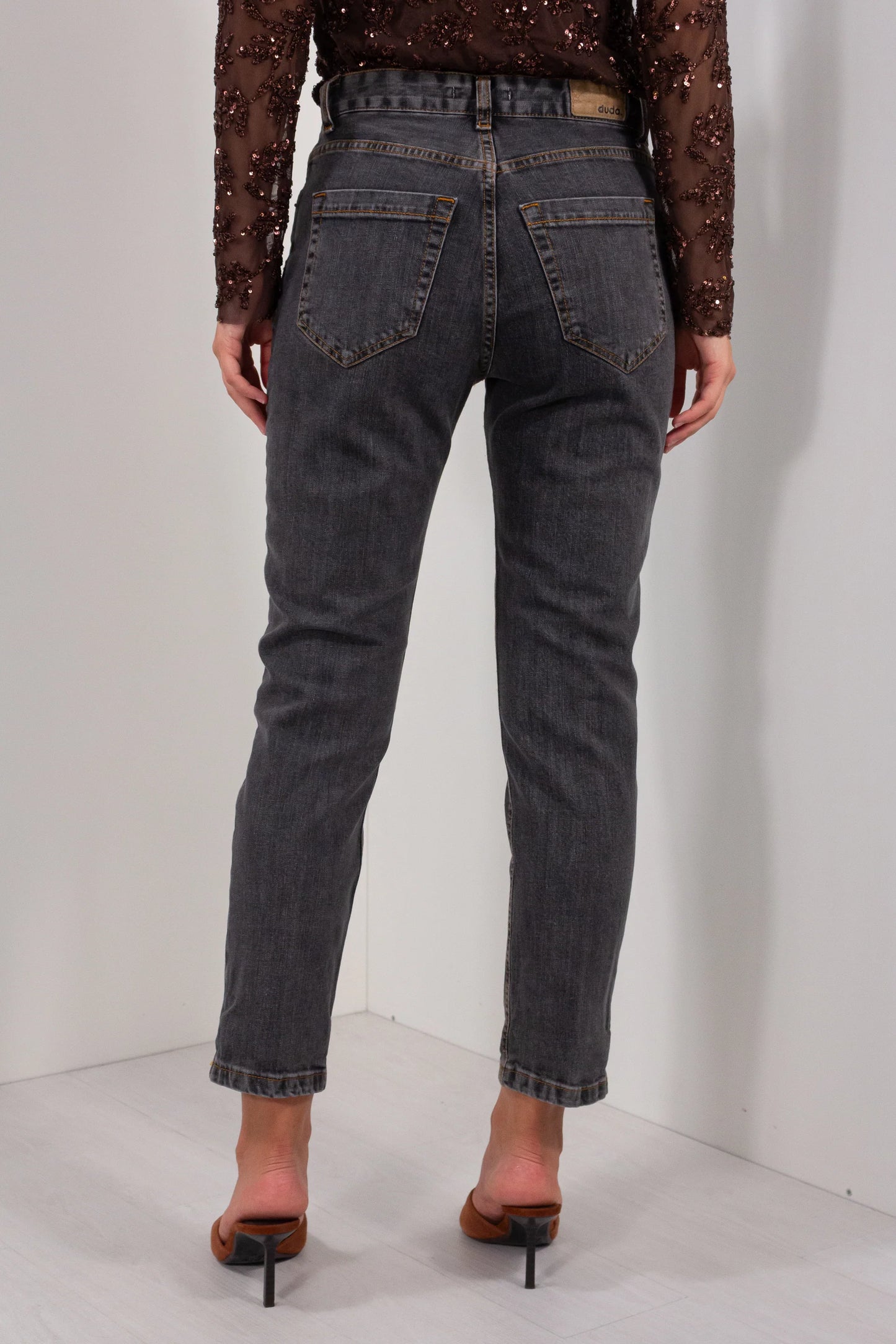 Jeans Boyfit Carbon DUDA antracite - vista posteriore con tasche e risvolto