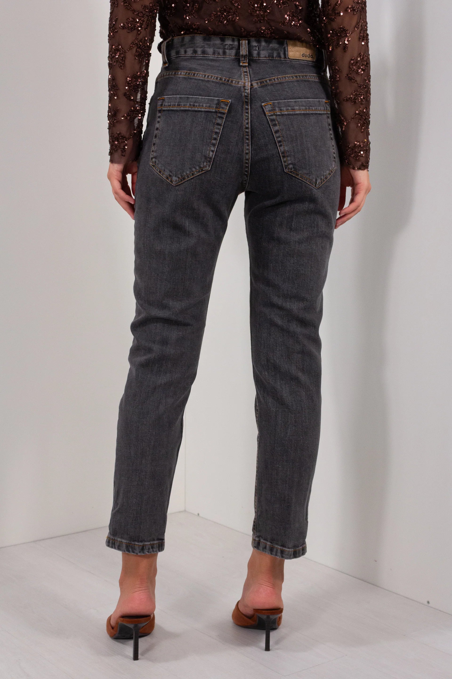 Jeans Boyfit Carbon DUDA antracite - vista posteriore con tasche e risvolto