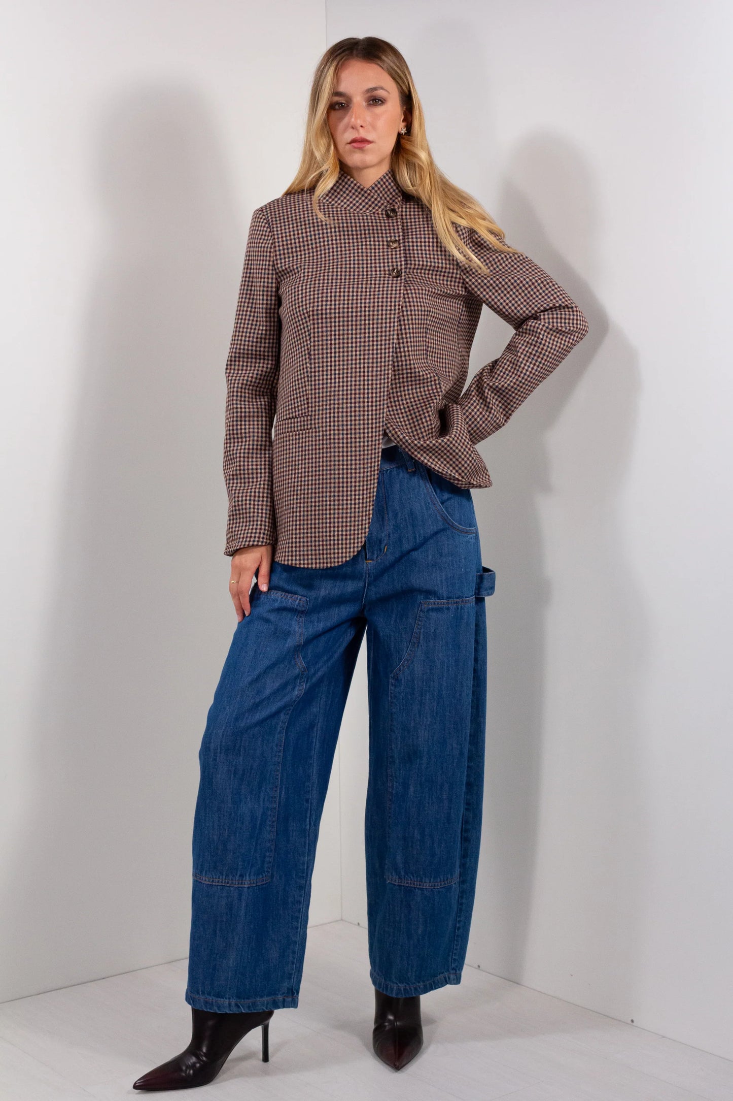 Giacca Bottoni Quadretti DUDA pied-de-poule - look completo frontale con jeans wide leg