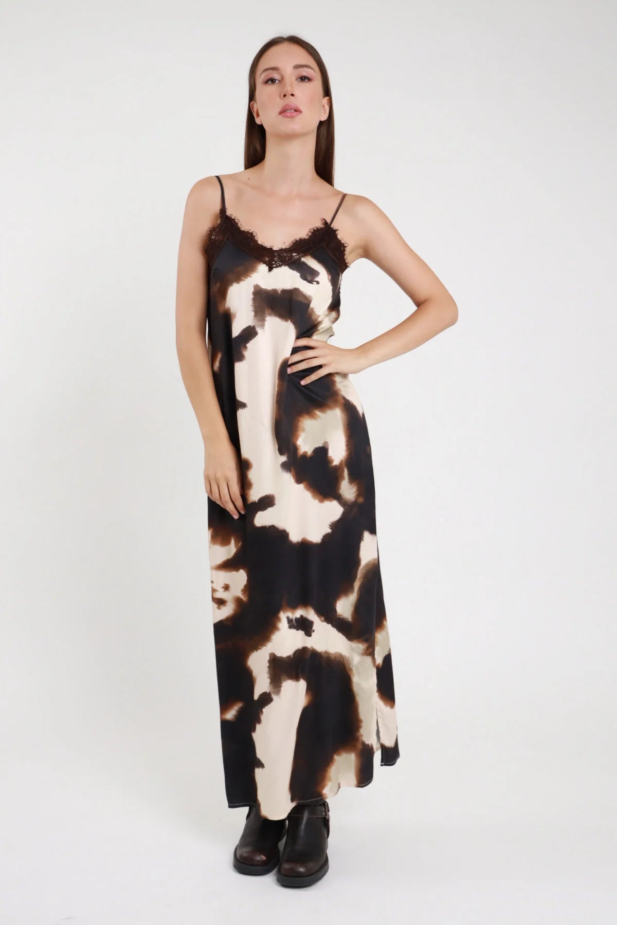 Slip dress lungo cow print bianco nero marrone con pizzo nero - vista frontale