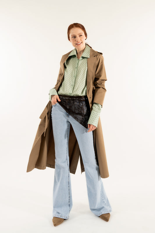 jeans mide rise flare Kontatto