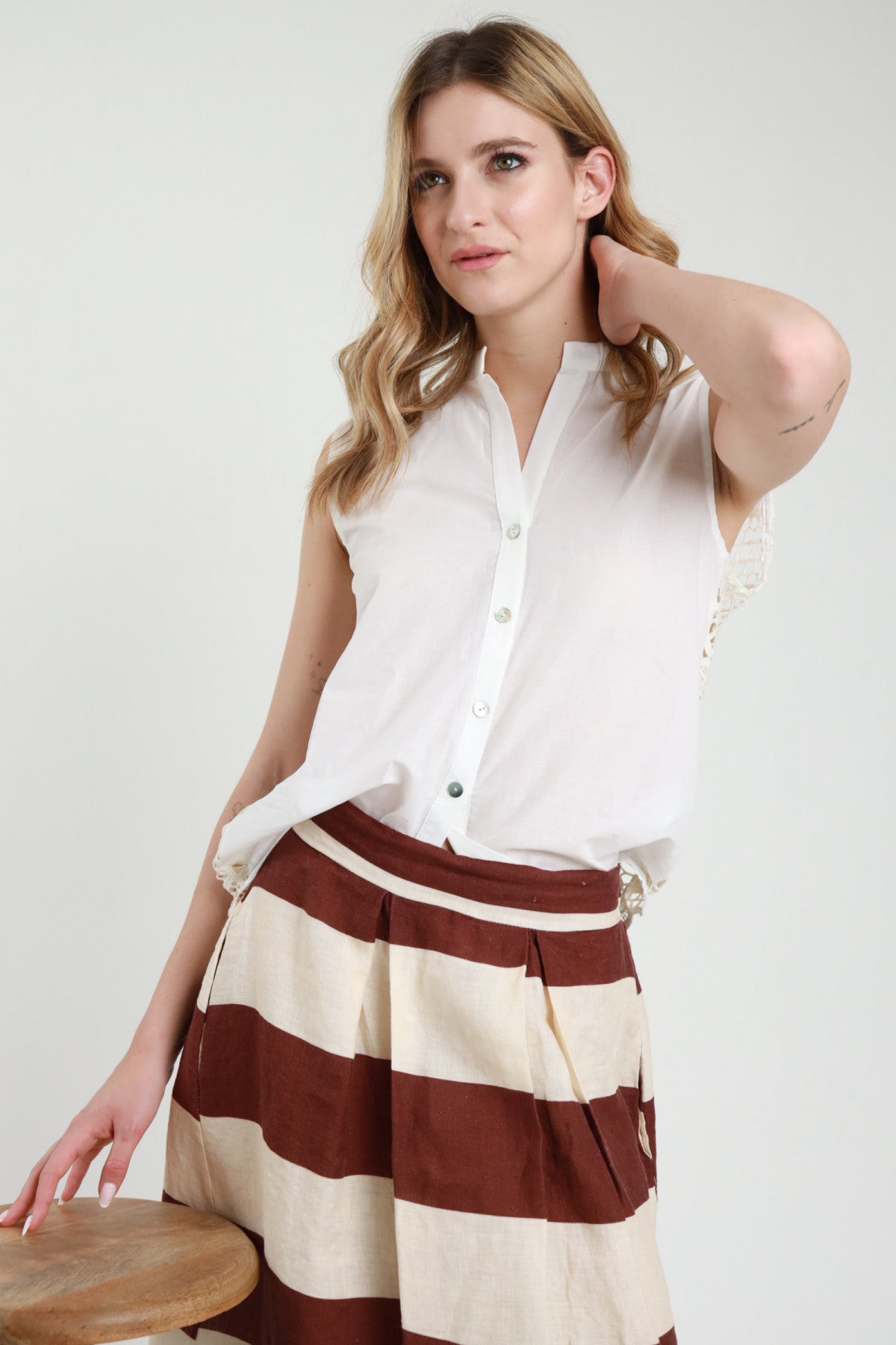 Camicia Smanicata con Retro in Crochet – Susy Mix