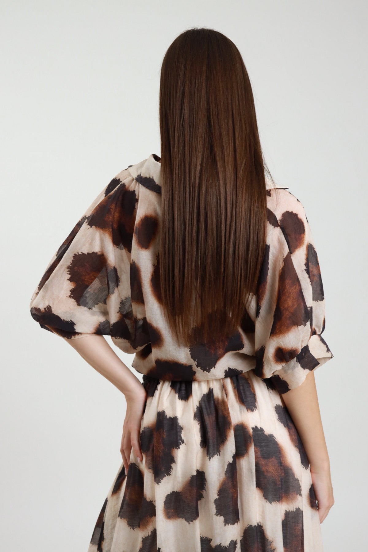 Camicia nodo animalier Susy Mix – vista posteriore con maniche a tre quarti