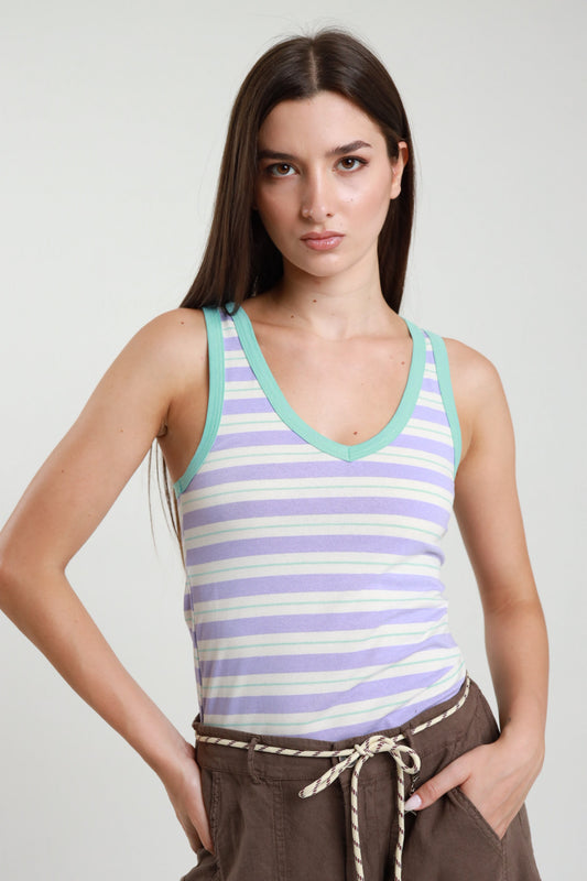 Tank top a righe lilla e verde acqua Susy Mix – vista frontale su modella