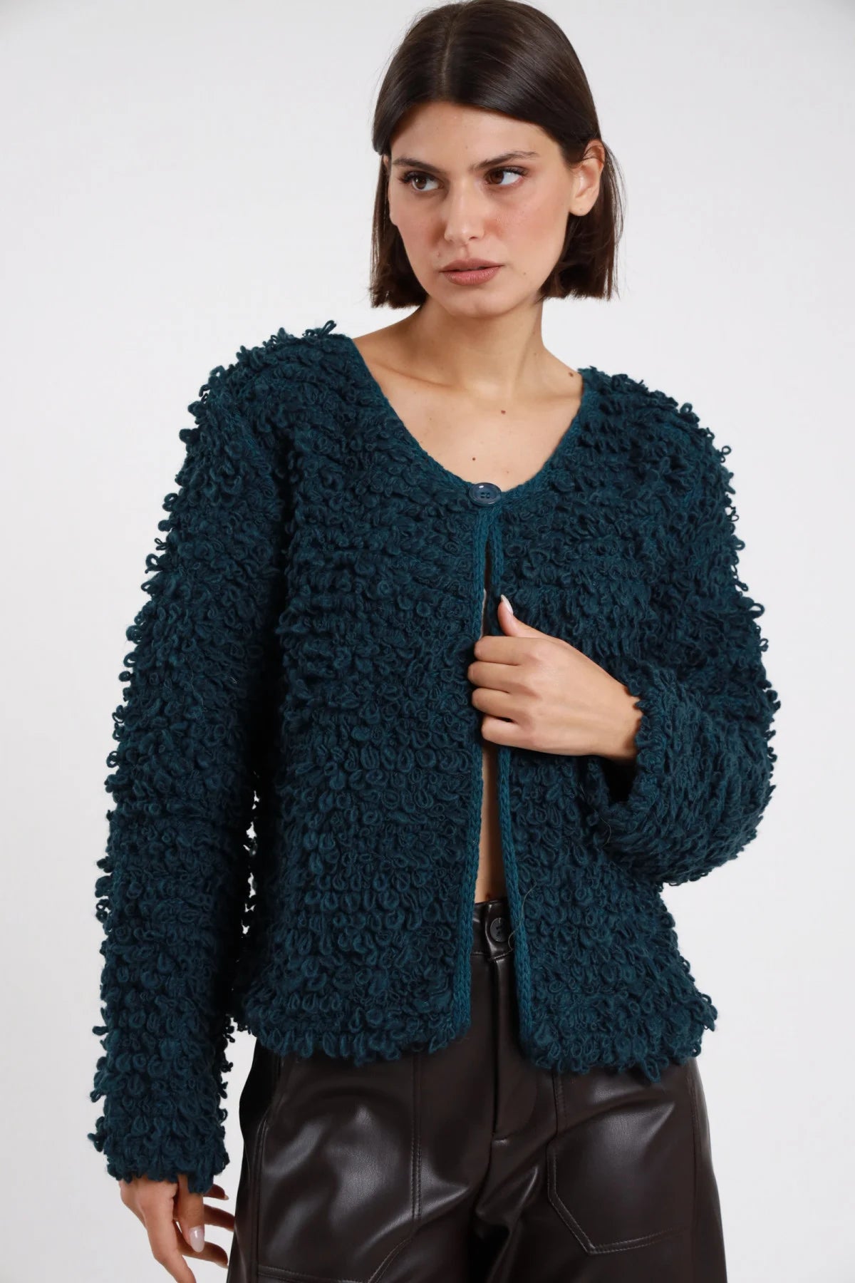 Cardigan bouclé Susy Mix verde petrolio a maniche lunghe con lavorazione ad anelli in rilievo