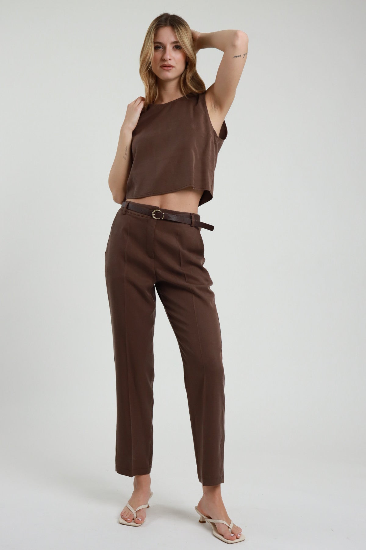 Completo Crop Top e Pantaloni Sartoriali