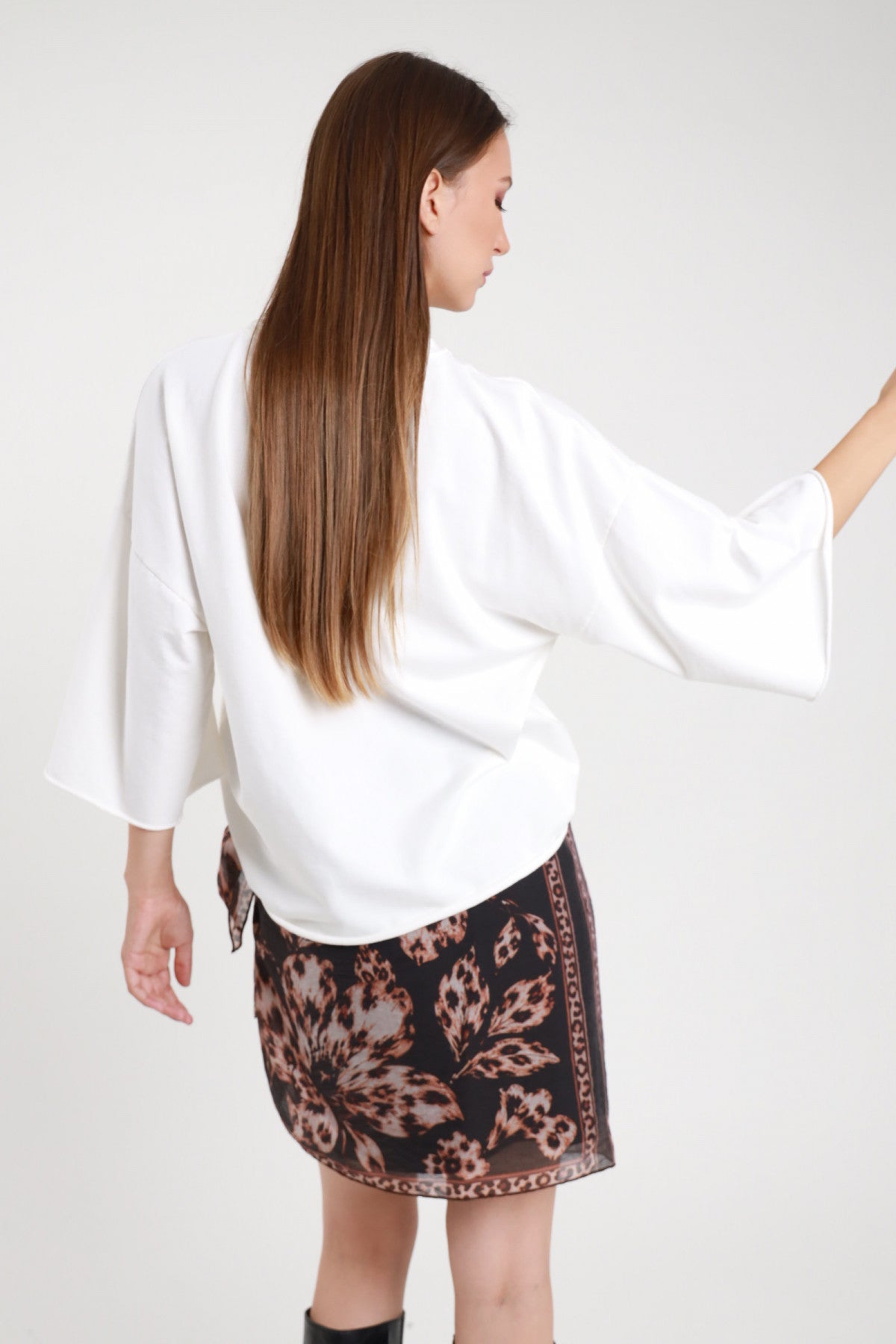 T-shirt Amor oversize bianca maniche pipistrello donna Susy Mix Pre-Fall - vista posteriore intera