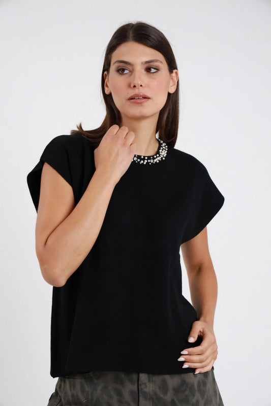 Gilet Girocollo Applicazioni panna avorio 49% viscosa piccolo spacco apertura centro nuca raffinato retro cap sleeve boxy corto posteriore busto - modella busto posteriore capelli castani lisci sfondo bianco bermuda check windowpane coordinato abbinato
