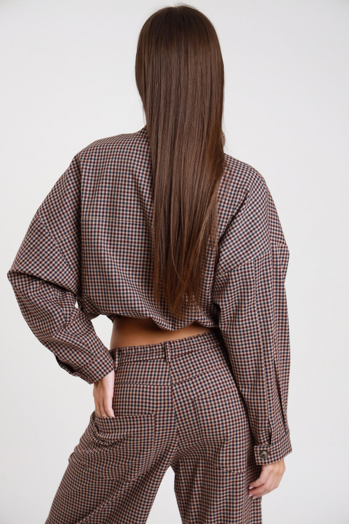 Bomber check pied-de-poule marrone - vista posteriore con pantalone coordinato