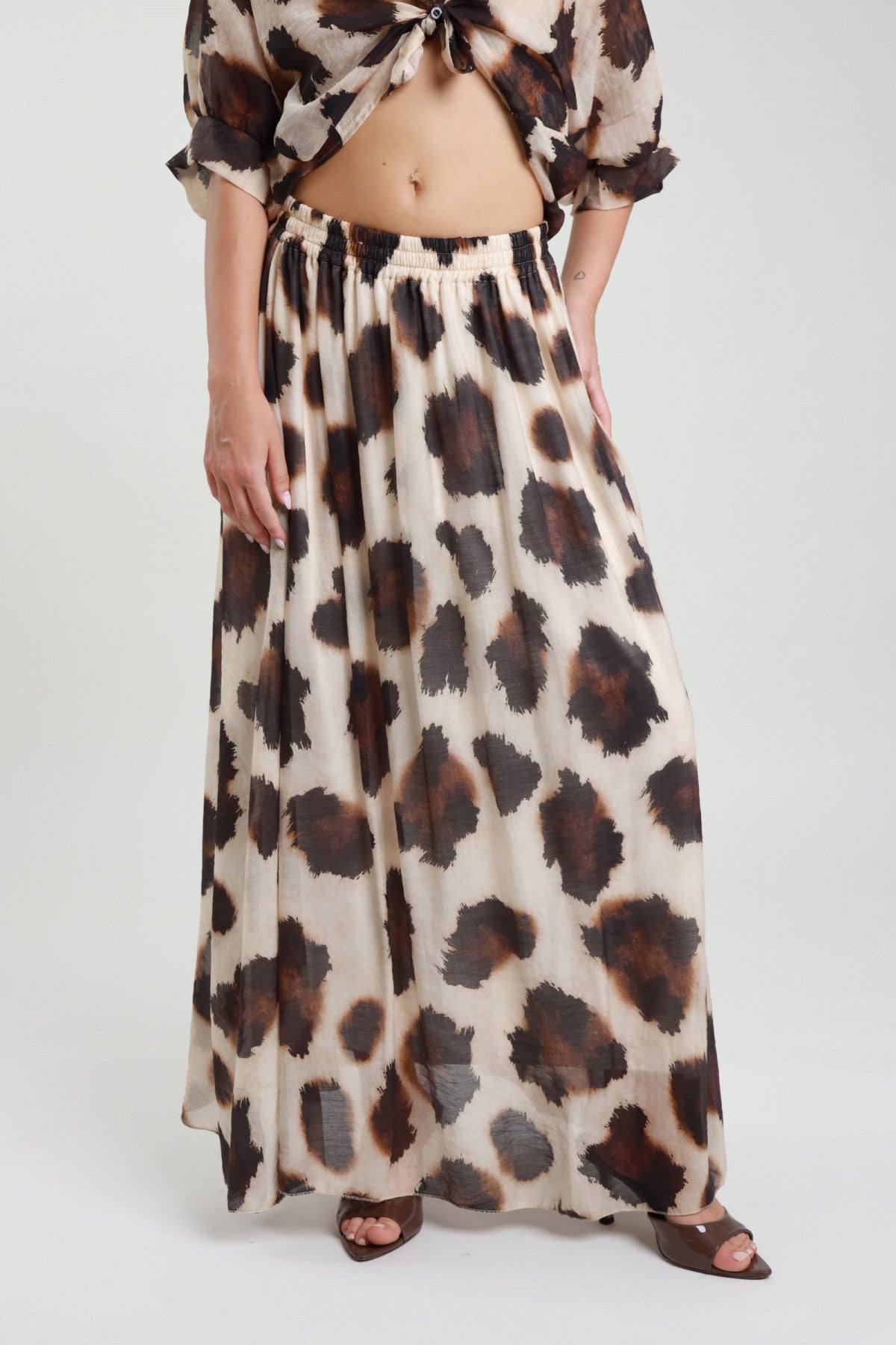 Gonna animalier maxi – dettaglio vita elastica e stampa leopardata