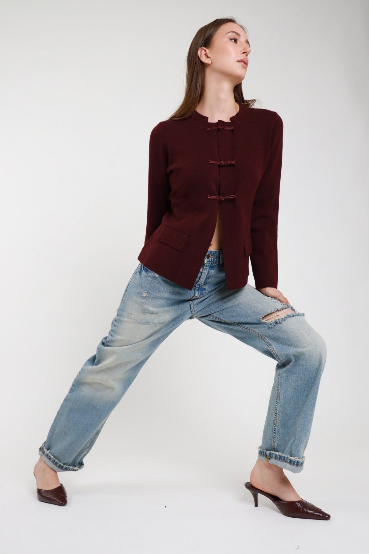 Jeans sabbiato con rotture donna vita alta gamba dritta Susy Mix Pre-Fall - posa dinamica
