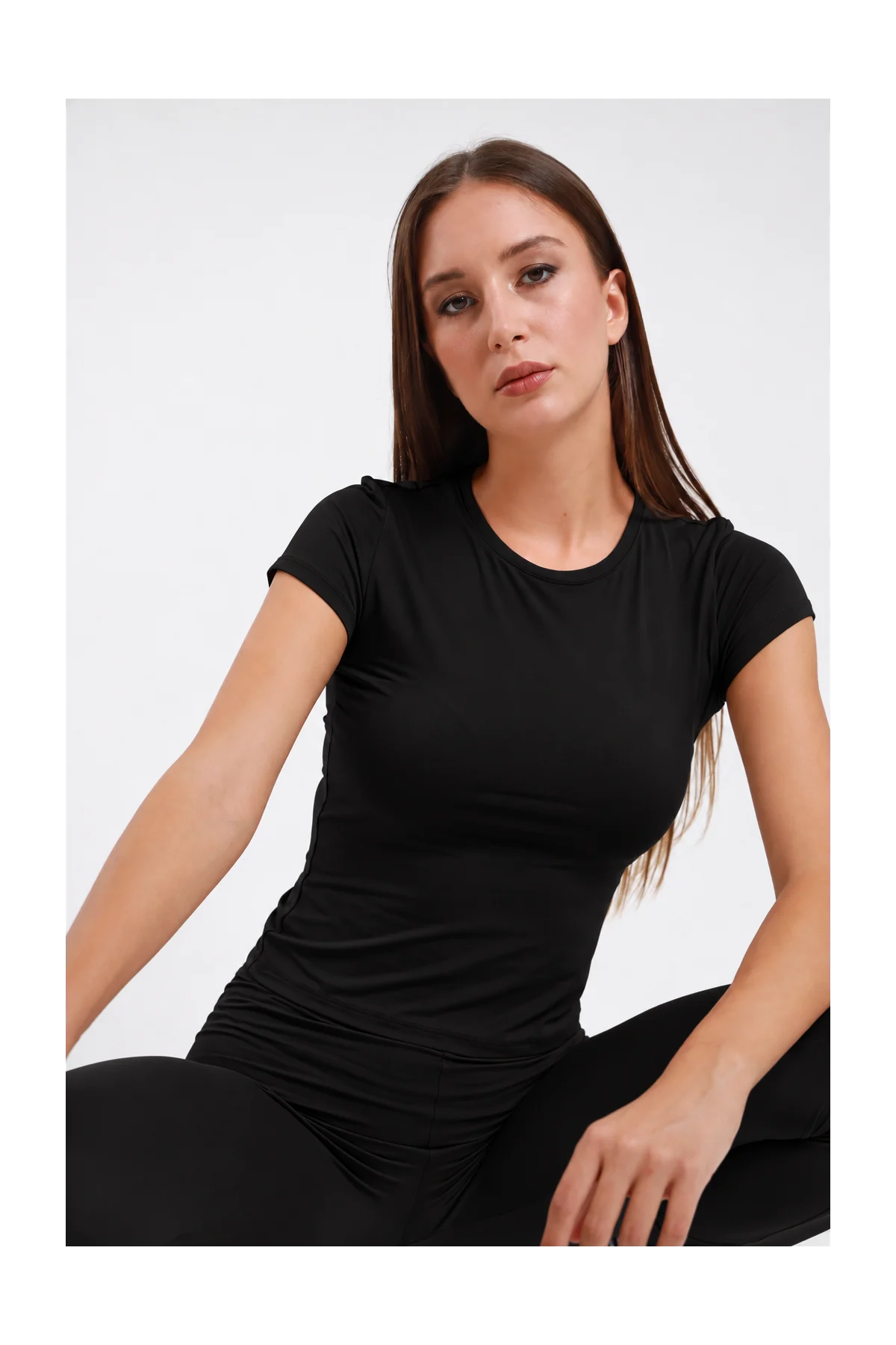 T-shirt second skin DAYTHRU nera girocollo aderente in microfibra