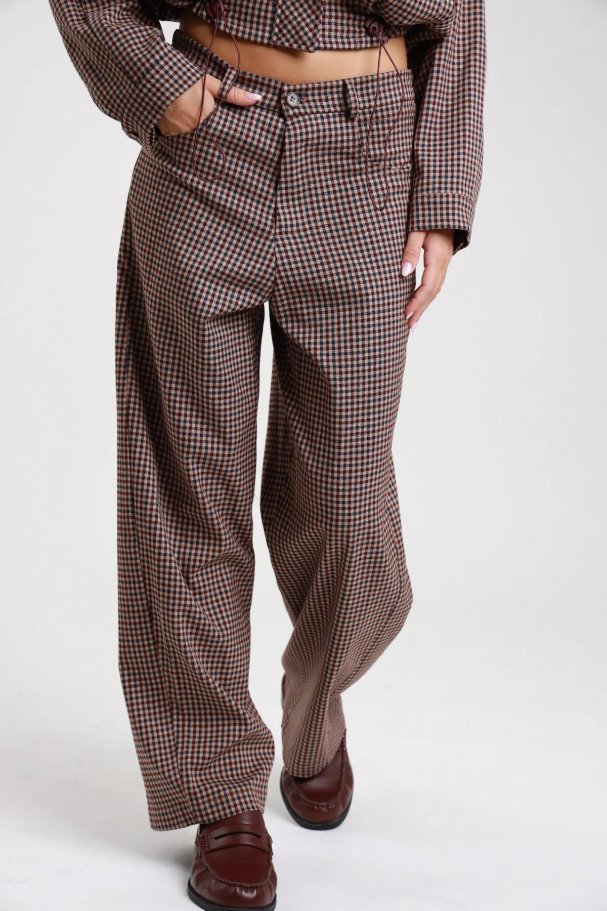 Pantalone check pied-de-poule marrone - dettaglio vita e tasche