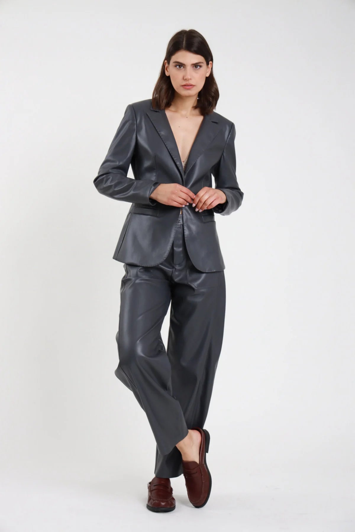 Pantalone ecopelle donna grigio antracite vita alta - look total ecopelle con blazer