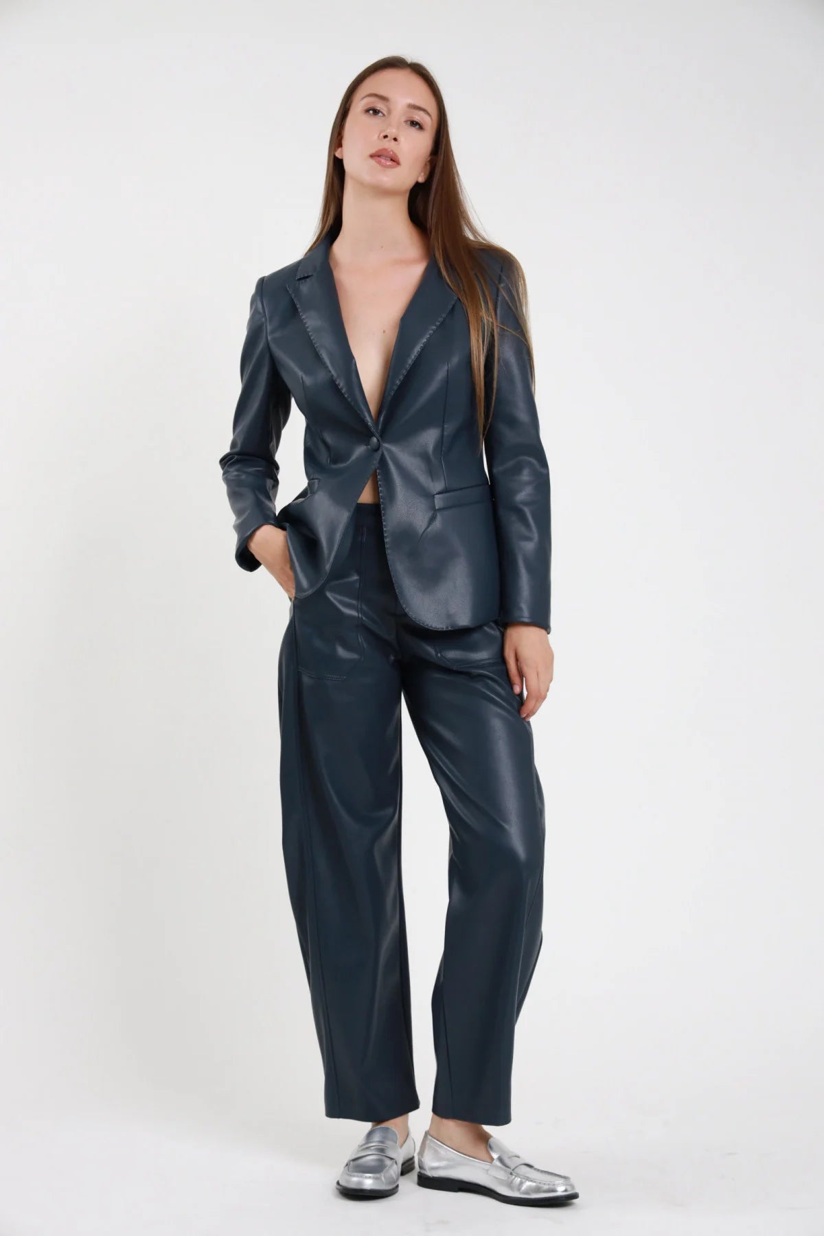 Pantalone ecopelle donna blu navy vita alta - look total ecopelle con blazer