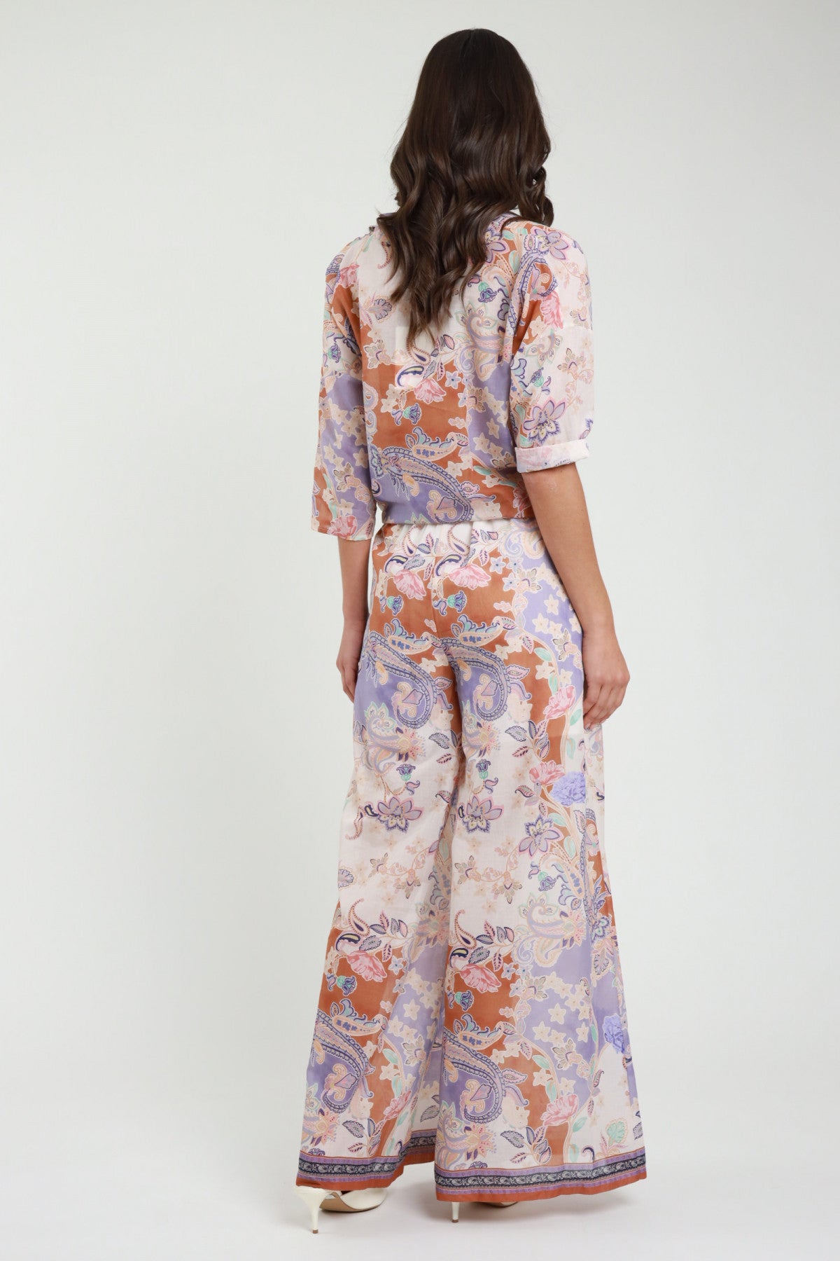 Pantalone ampio fantasia paisley donna vista posteriore – Susy Mix