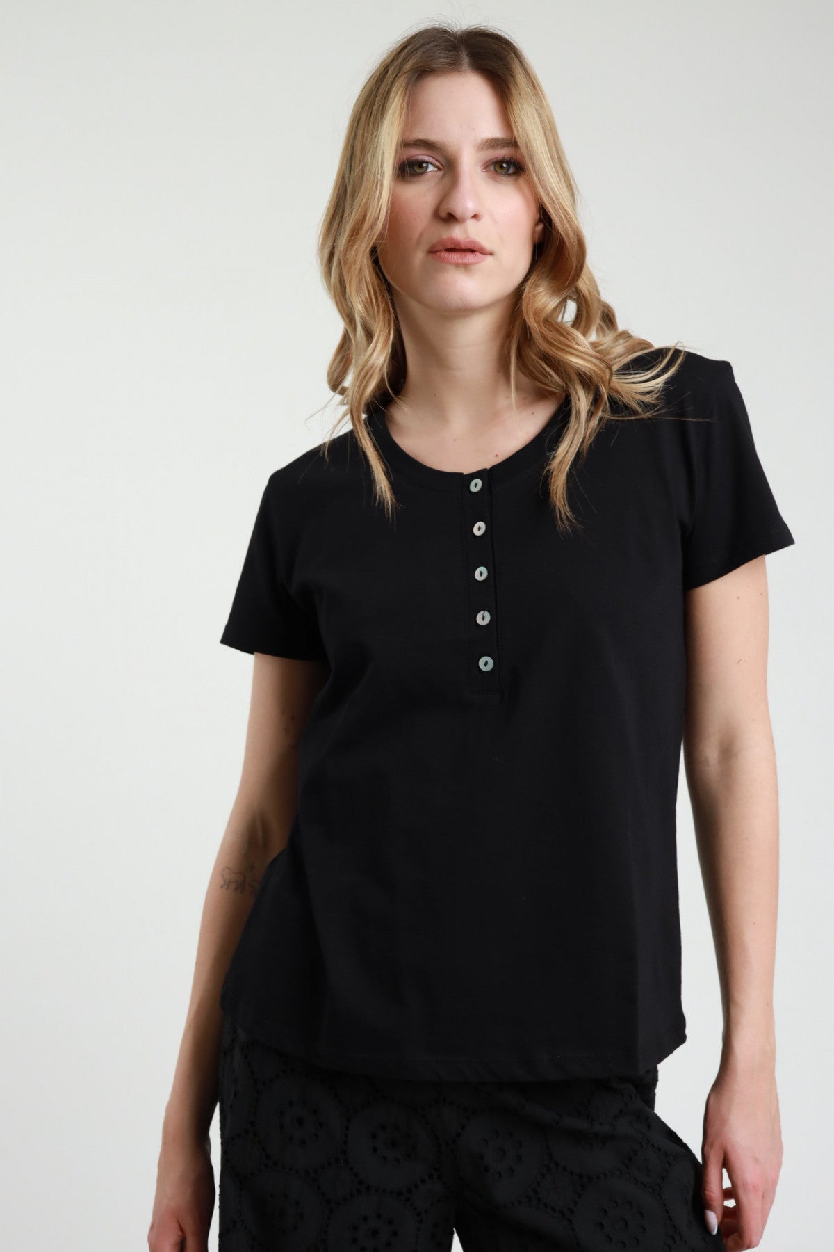 T-Shirt Scollo Serafino – Susy Mix