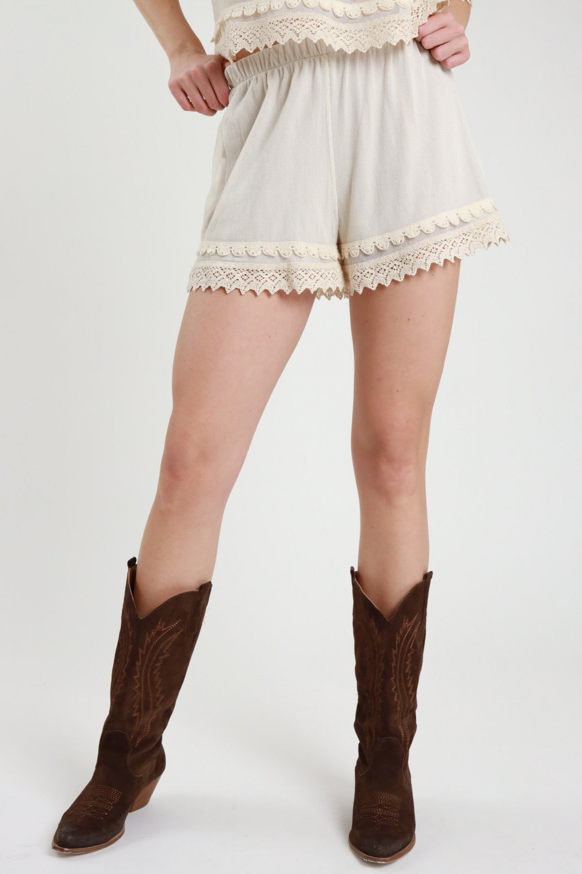 Shorts con Ricami