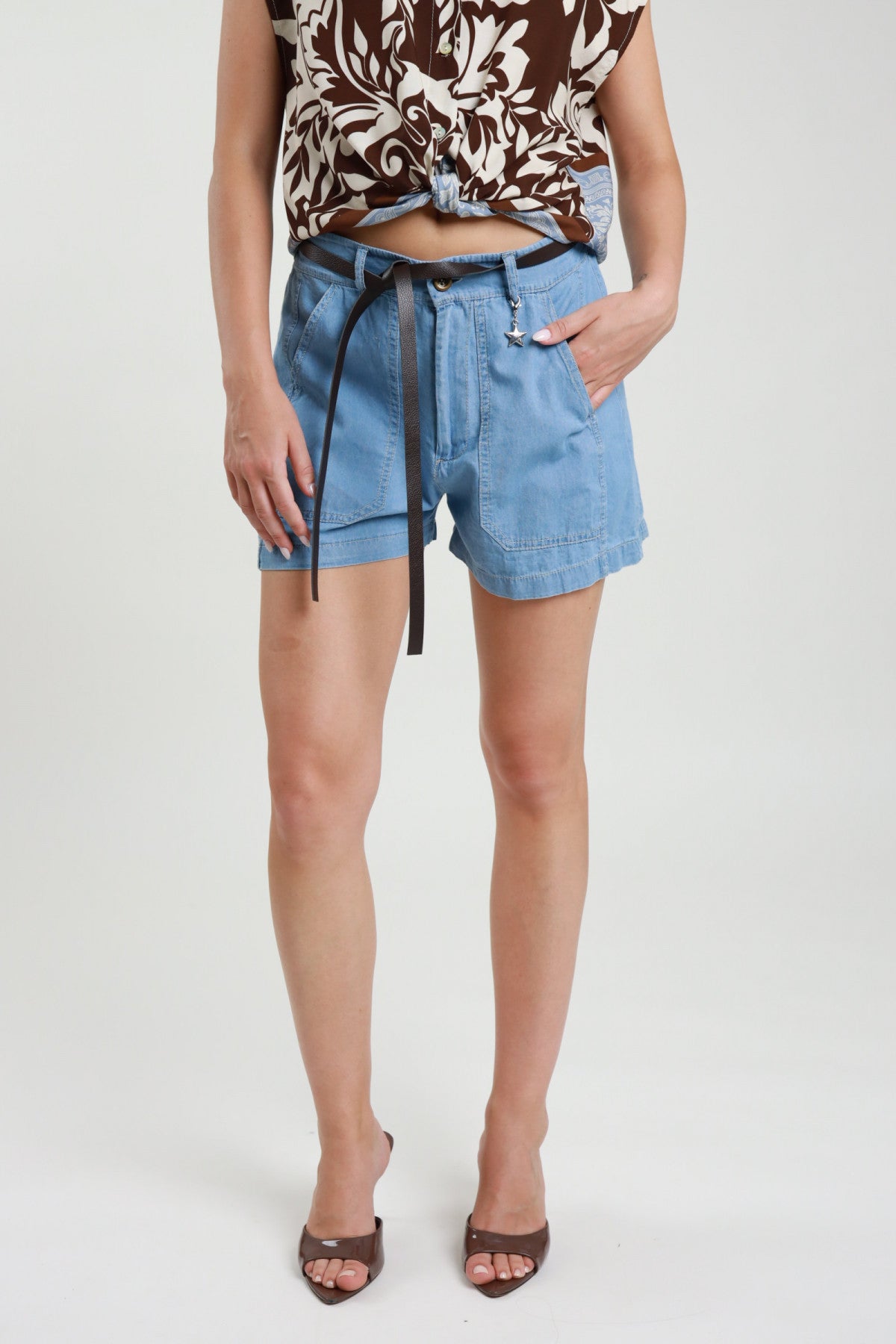 Shorts Stellina Chambray Susy Mix - dettaglio frontale vita alta e tasche