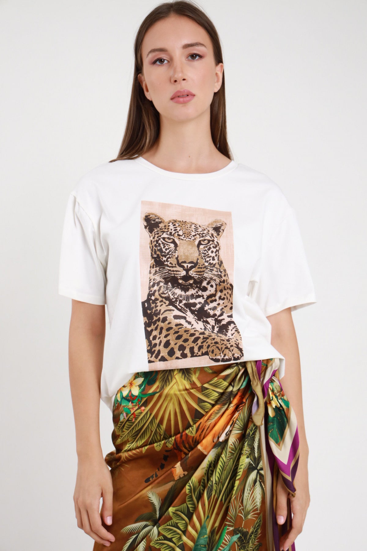 T-shirt bianca donna stampa tigre leopardo Susy Mix – vista frontale dettaglio