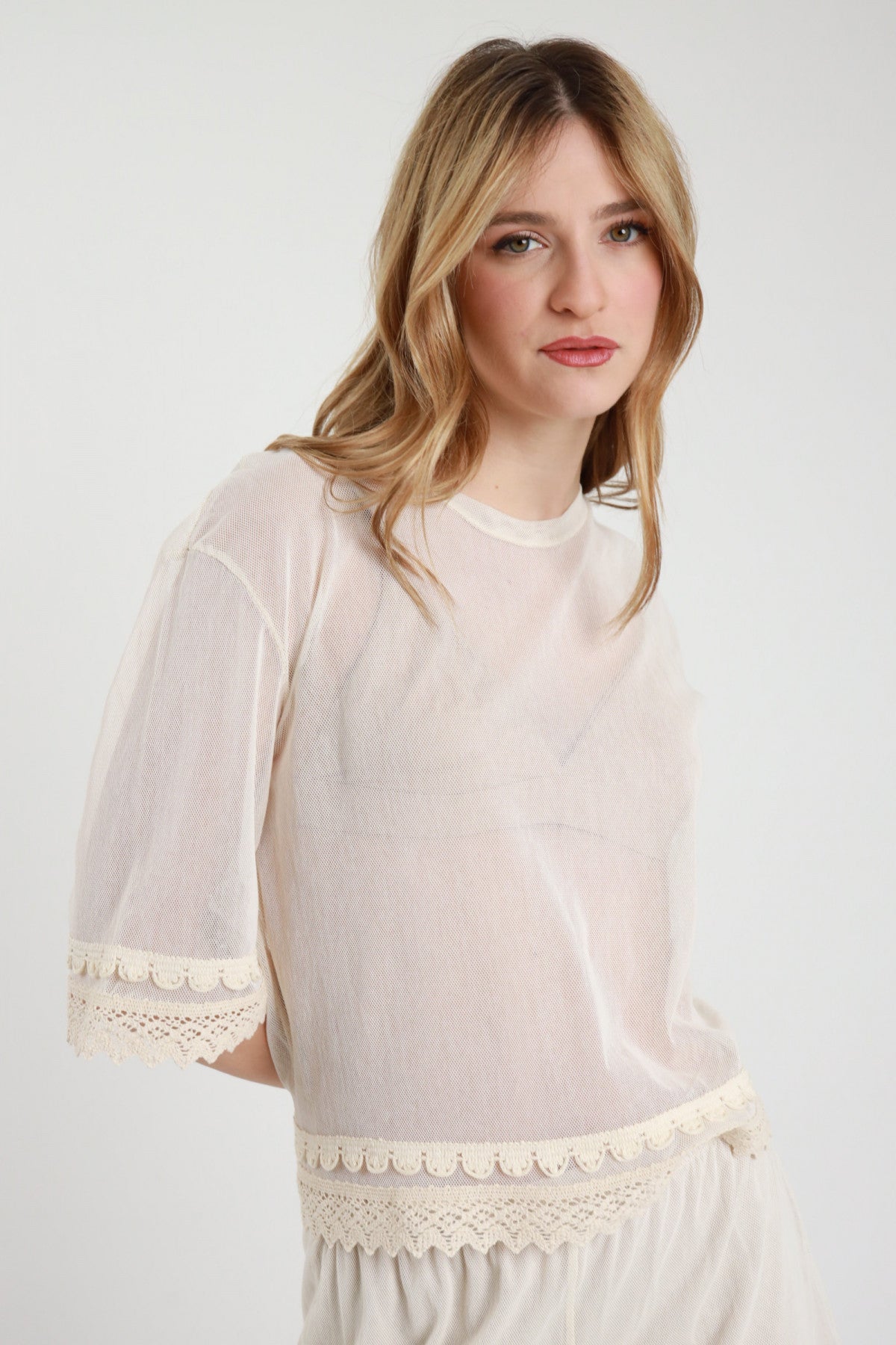 T-Shirt con Ricami